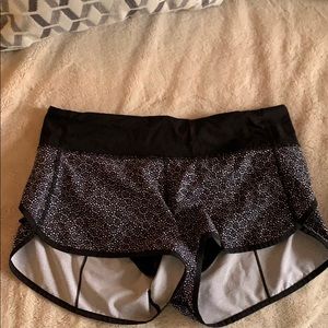 Lululemon Speed running shorts Size 6